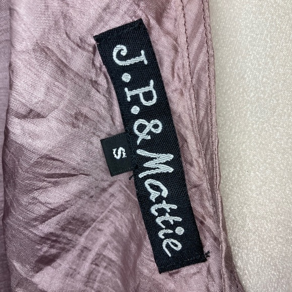 Ruffled top - Picture 3 of 3